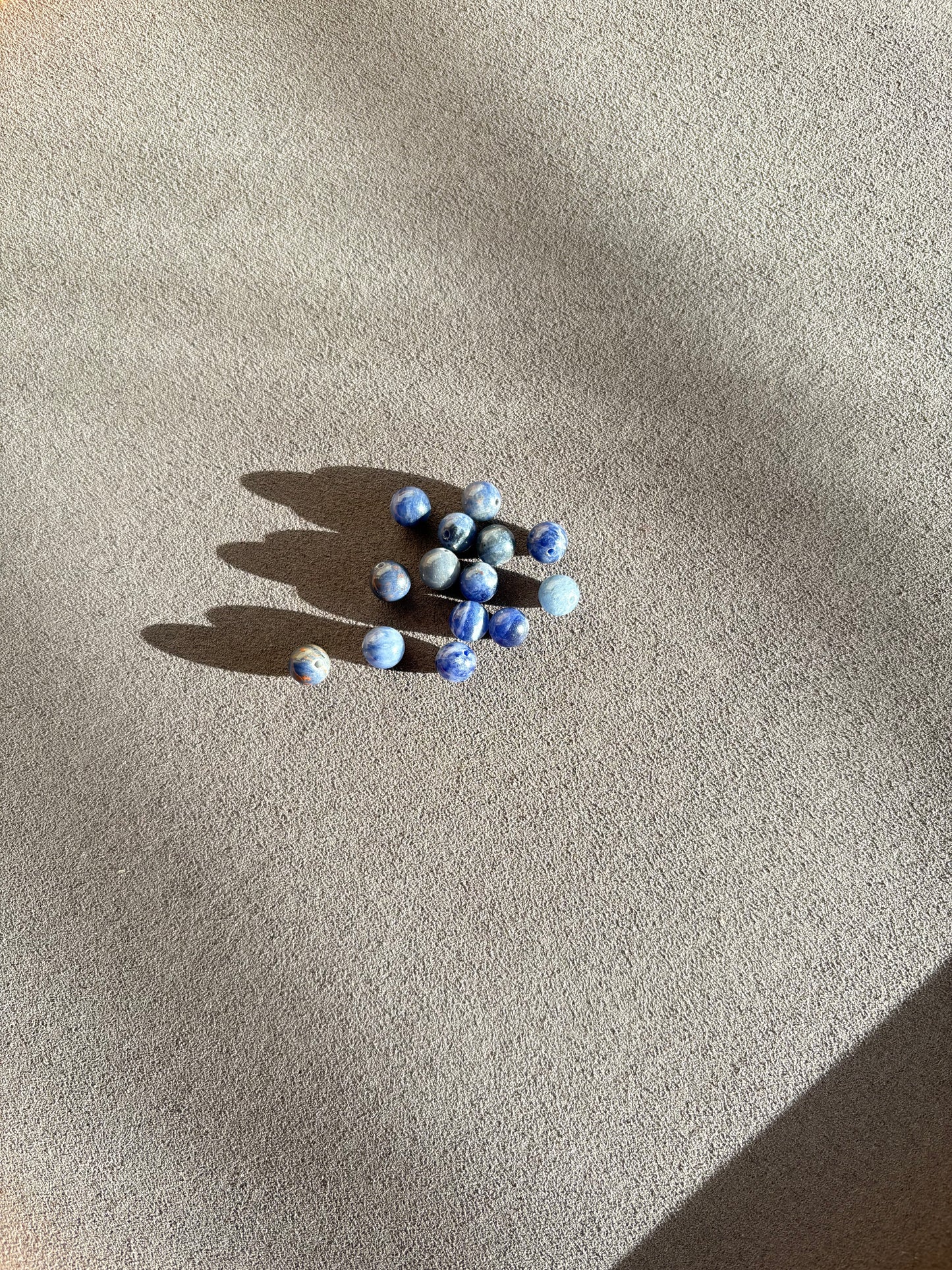 Lapis Lazuli Beaded Necklace with Baroque Freshwater Pearl – Handmade, Waterproof, Gold-Plated