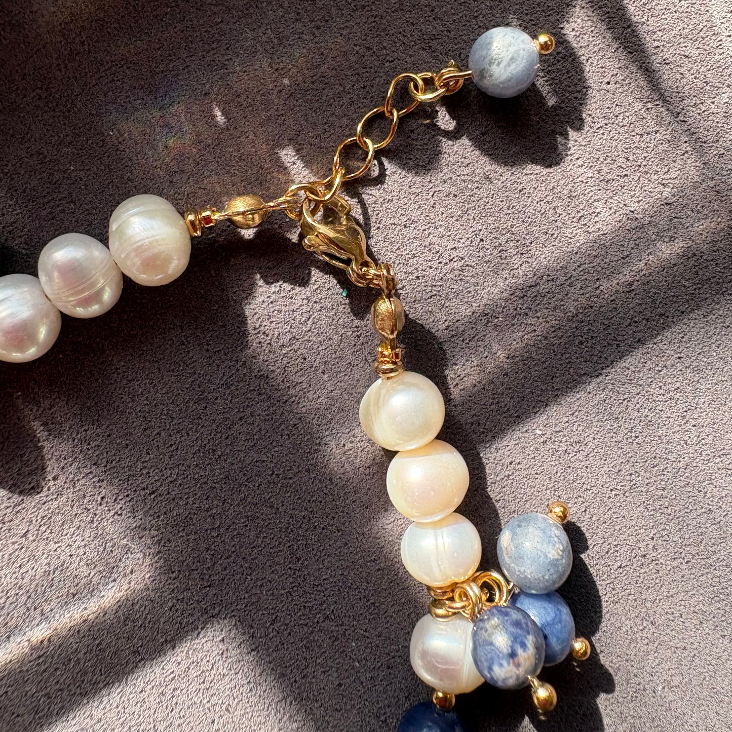 Lapis Lazuli Beaded Bracelet with Freshwater Pearl – Handmade, Waterproof, Gold-Plated Bulueberries Bracelet